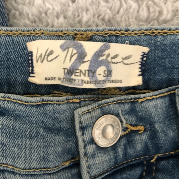 FREE PEOPLE DISTRESSED JEANS SIZE 26 - Picture 4 of 7